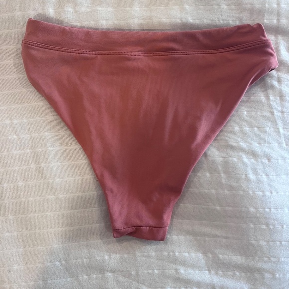 Salty Crew Mauve Bikini - Picture 4 of 8